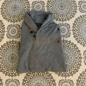 Men’s v-neck pullover